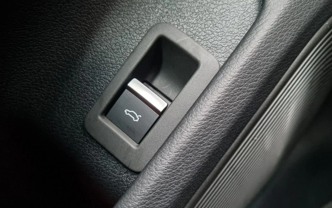 Audi A4 cena 216900 przebieg: 10000, rok produkcji 2023 z Jedlina-Zdrój małe 352